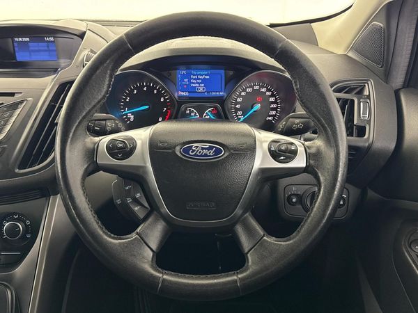 2016-Ford-Kuga-15-EcoBoost-Ambiente-Auto image:11
