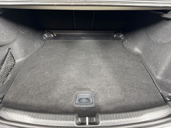2022-Mercedes-Benz-C-Class-C-220d-Auto image:12