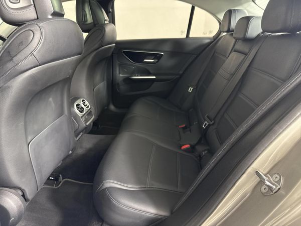 2022-Mercedes-Benz-C-Class-C-220d-Auto image:3