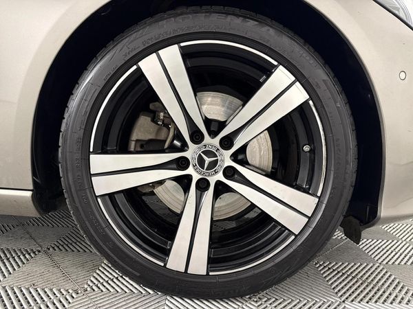 2022-Mercedes-Benz-C-Class-C-220d-Auto image:5