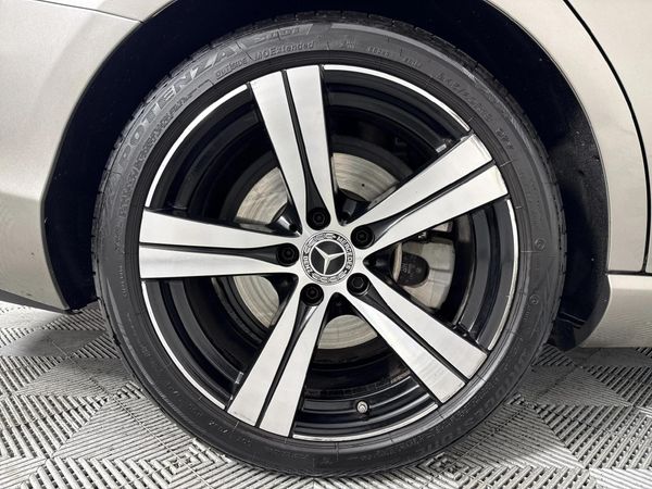 2022-Mercedes-Benz-C-Class-C-220d-Auto image:7