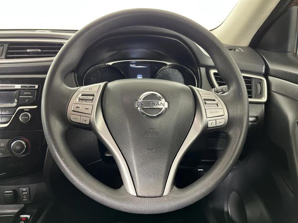 2016-Nissan-X-Trail-20-XE image:11