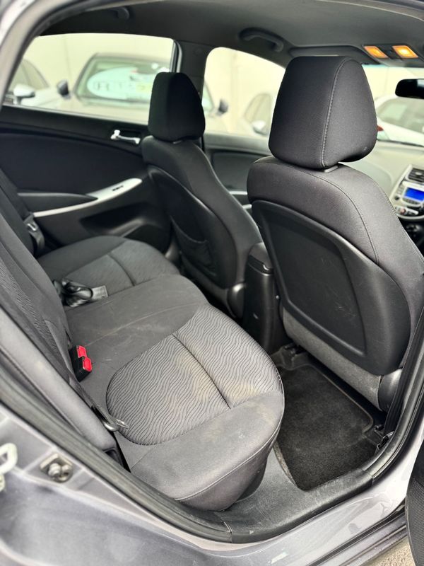 2014-Hyundai-Accent-16-GLS-Fluid-Auto image:9