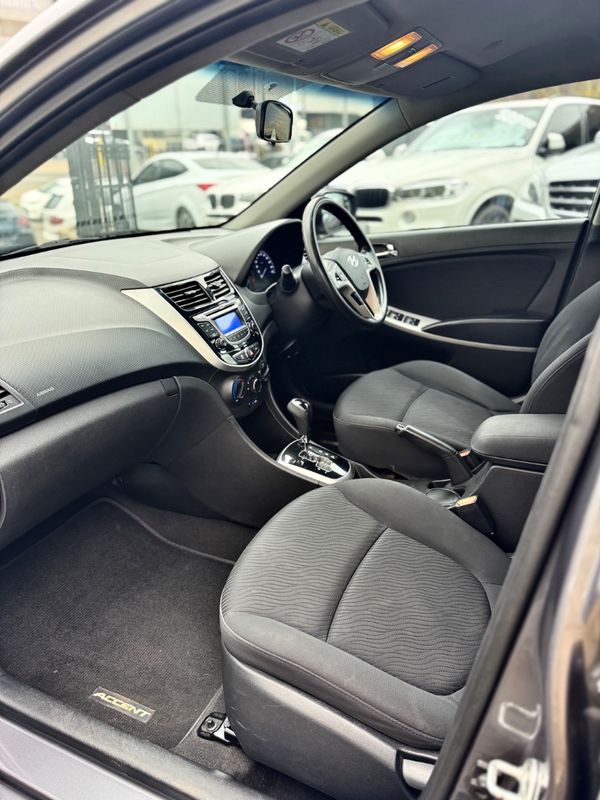 2014-Hyundai-Accent-16-GLS-Fluid-Auto image:10