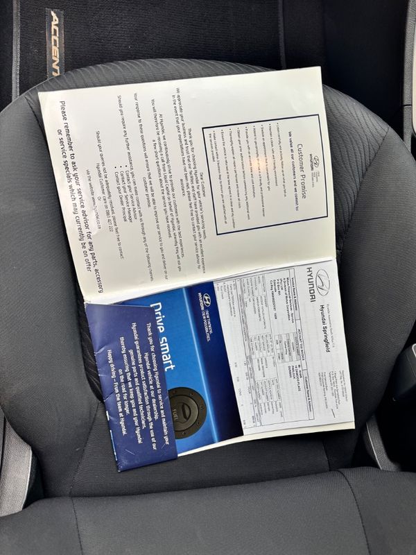 2014-Hyundai-Accent-16-GLS-Fluid-Auto image:13