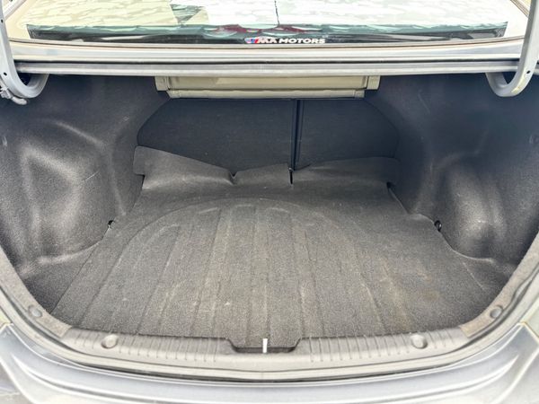 2014-Hyundai-Accent-16-GLS-Fluid-Auto image:14