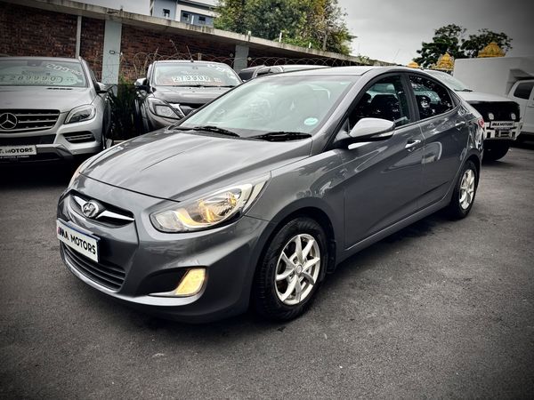 2014-Hyundai-Accent-16-GLS-Fluid-Auto image:4