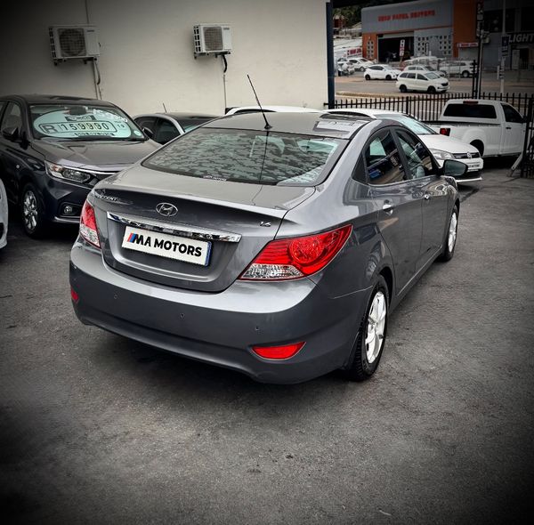 2014-Hyundai-Accent-16-GLS-Fluid-Auto image:7