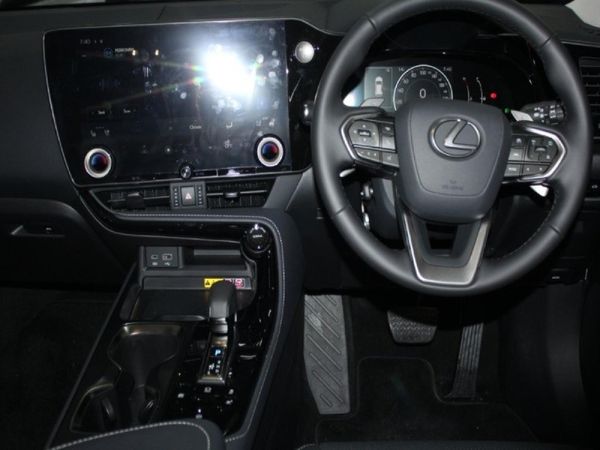 2026-Lexus-NX-350h-EX image:4