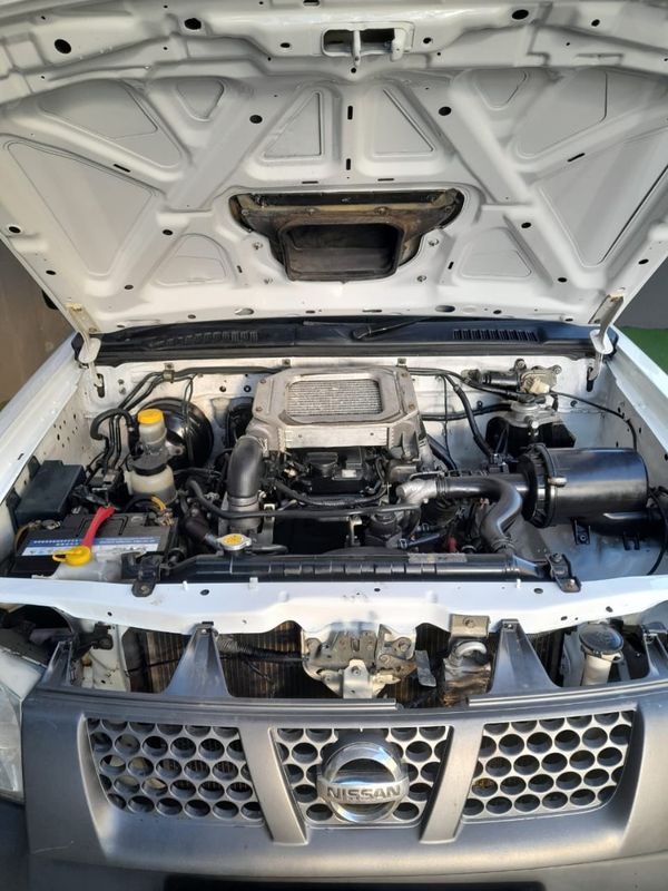 2016-Nissan-NP300-25-TDi-LWB-Single-Cab image:7