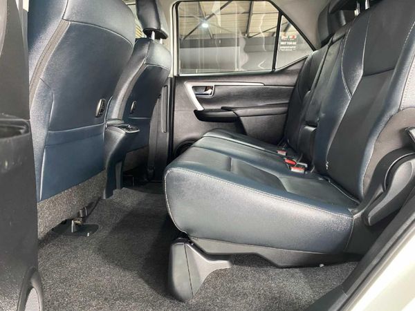 2025-Toyota-Fortuner-24-GD-6-4x4-Auto image:8