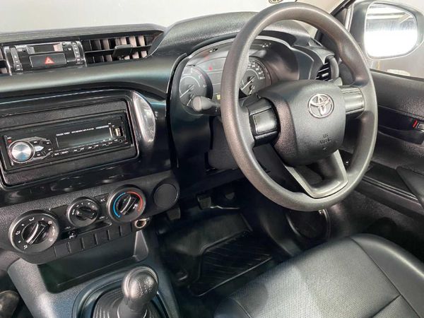 2024-Toyota-Hilux-24-GD-Single-Cab image:12