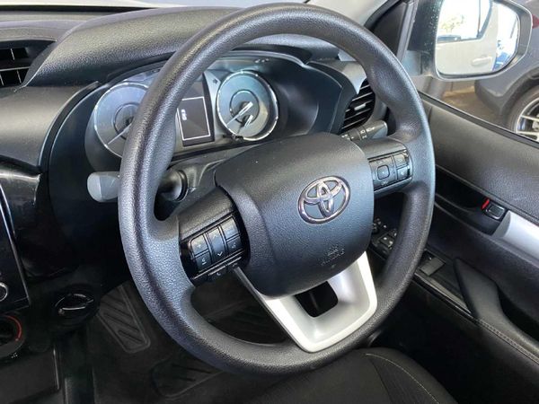 2025-Toyota-Hilux-24-GD-6-Raider-4x4-Auto-Double-Cab image:15
