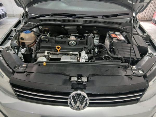 2014-Volkswagen-Jetta-VI-14-TSI-Highline-Auto image:18
