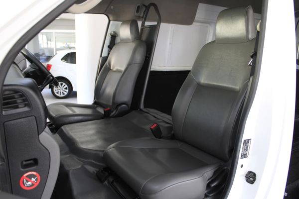 2021-Nissan-NV350-PANEL-VAN image:19