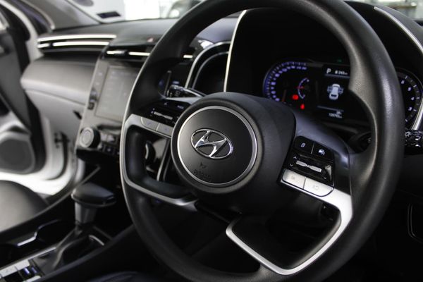 2022-Hyundai-Tucson-PREMIUM-AUTO image:21