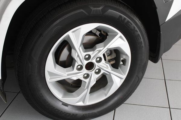 2022-Hyundai-Tucson-PREMIUM-AUTO image:8
