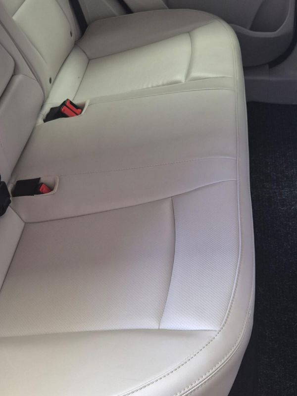 2020-Mahindra-XUV-300-15D-W8 image:16