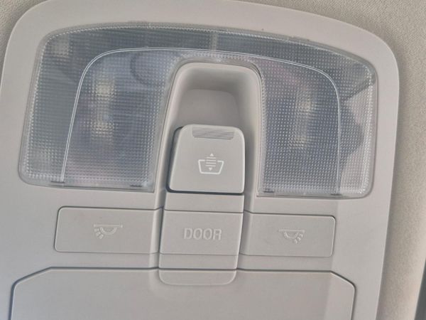 2020-Mahindra-XUV-300-15D-W8 image:17
