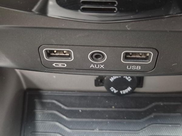 2020-Mahindra-XUV-300-15D-W8 image:27