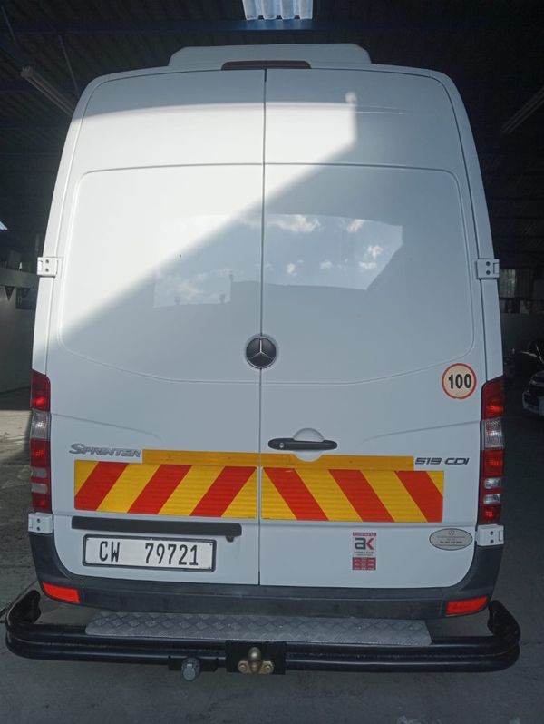 2016-Mercedes-Benz-Sprinter-519-CDI-FC-CC image:5