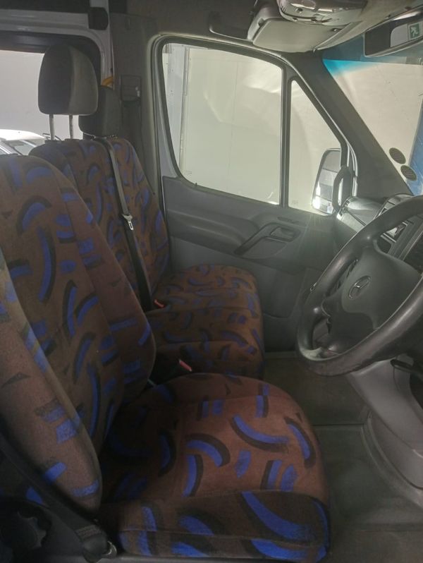 2016-Mercedes-Benz-Sprinter-519-CDI-FC-CC image:7