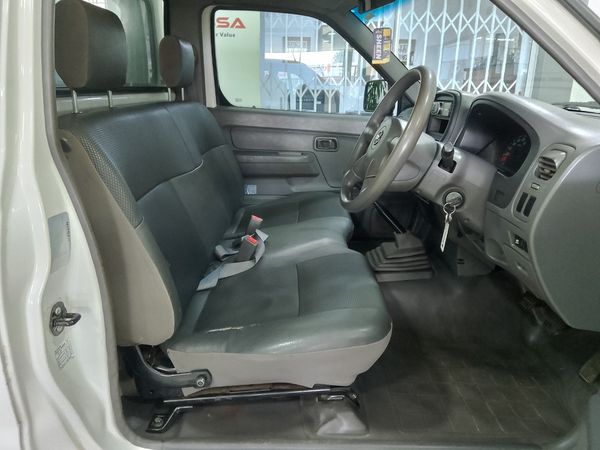 2020-Nissan-NP300-25-TDi-LWB-Single-Cab image:9