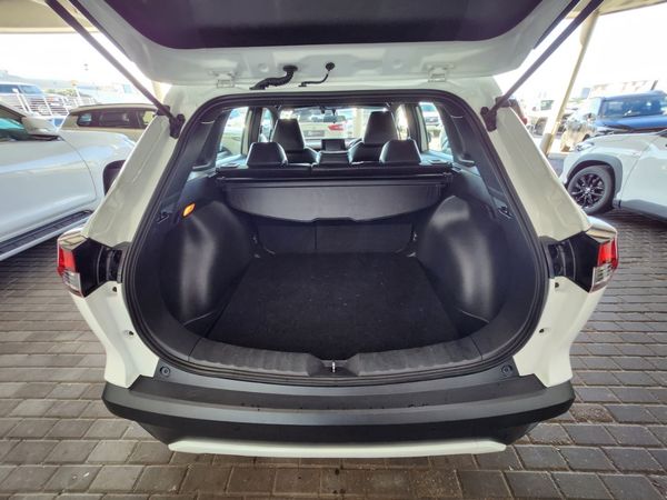 2022-Toyota-Corolla-Cross-18-XS image:8