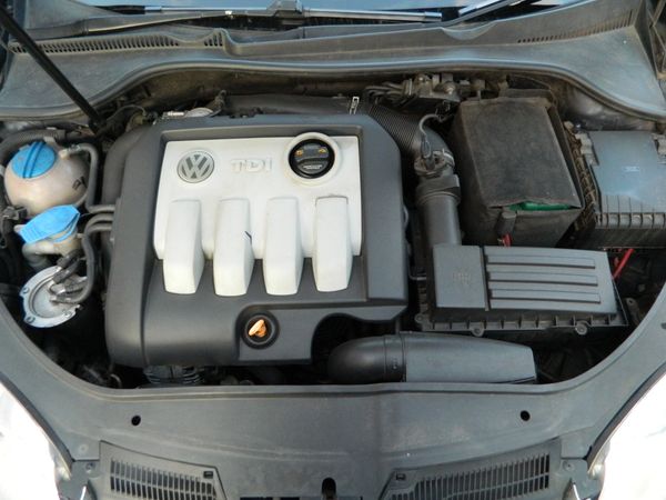 2008-Volkswagen-Jetta-19-TDI-Comfortline-Auto image:9