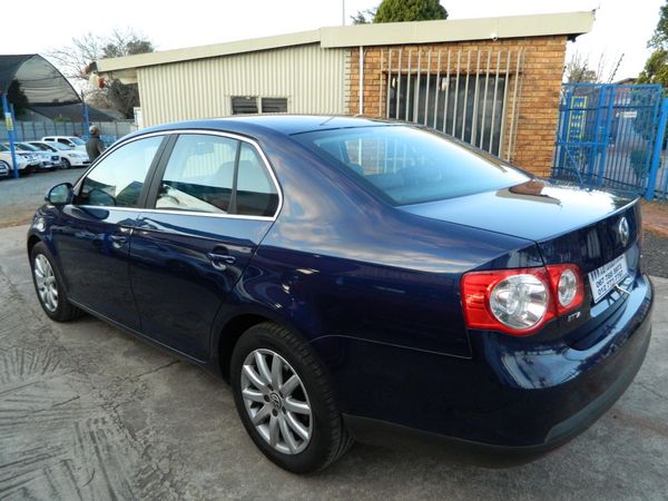 2008-Volkswagen-Jetta-19-TDI-Comfortline-Auto image:7