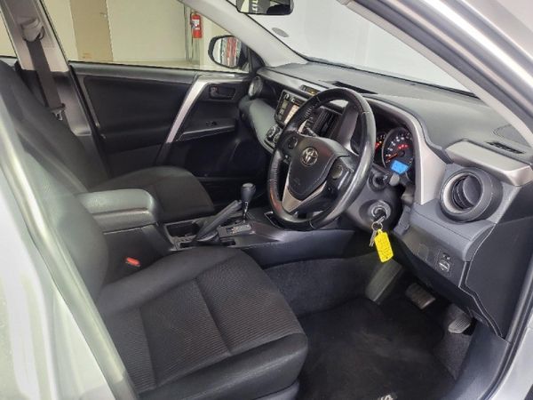2016-Toyota-RAV4-20-GX-Auto image:8