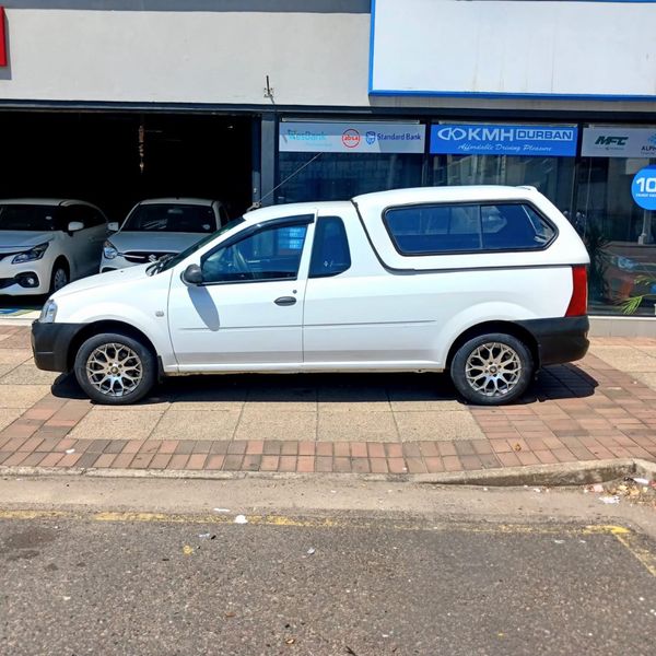 2019-Nissan-NP200-16-AC-Safety-Pack image:2