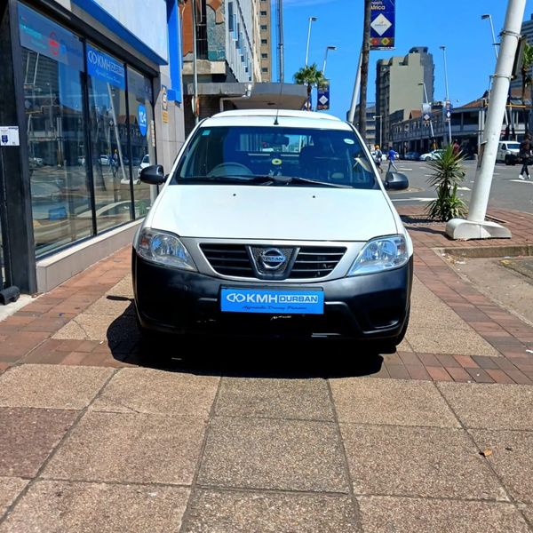 2019-Nissan-NP200-16-AC-Safety-Pack image:3