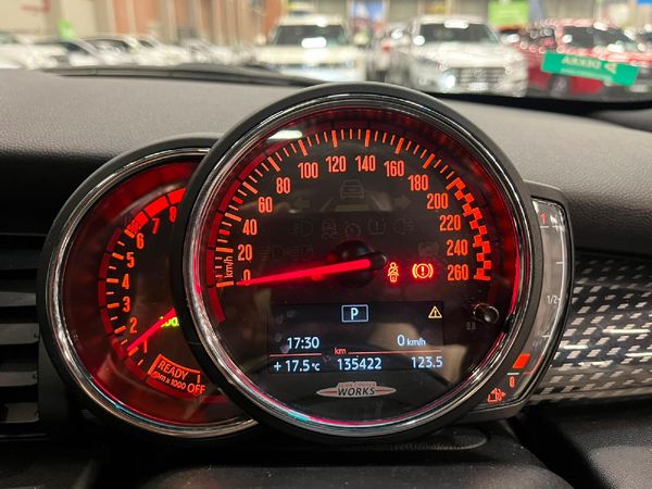 2020-MINI-Hatch-JCW-Auto image:10