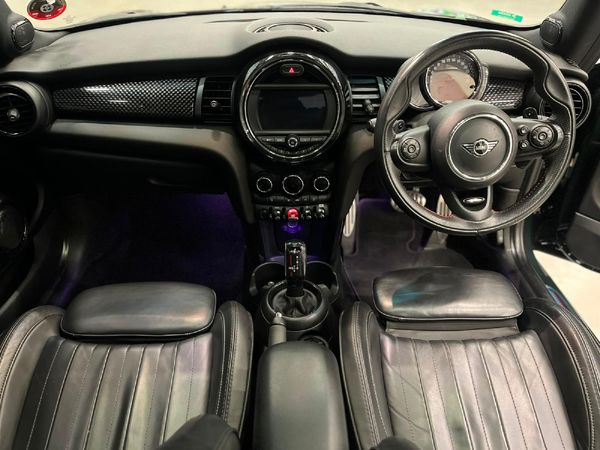 2020-MINI-Hatch-JCW-Auto image:11