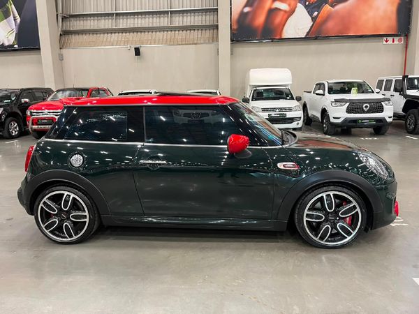 2020-MINI-Hatch-JCW-Auto image:7