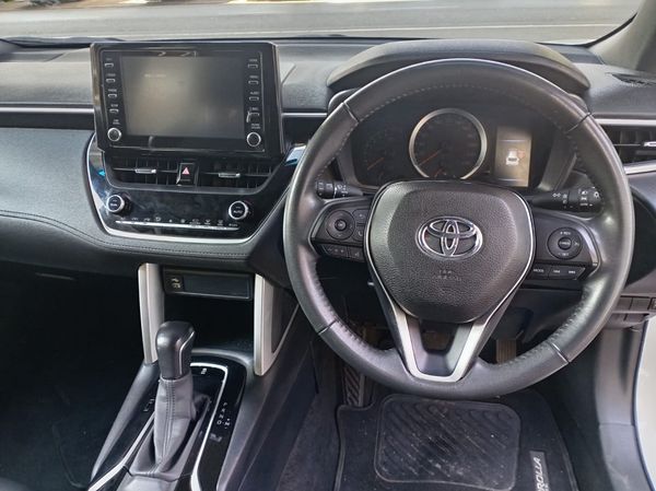 2024-Toyota-Corolla-Cross-18-XS image:12