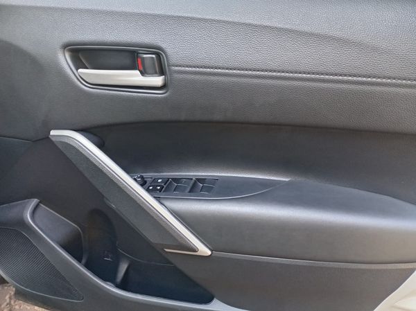 2024-Toyota-Corolla-Cross-18-XS image:13