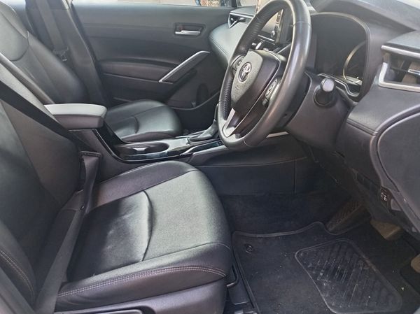 2024-Toyota-Corolla-Cross-18-XS image:15