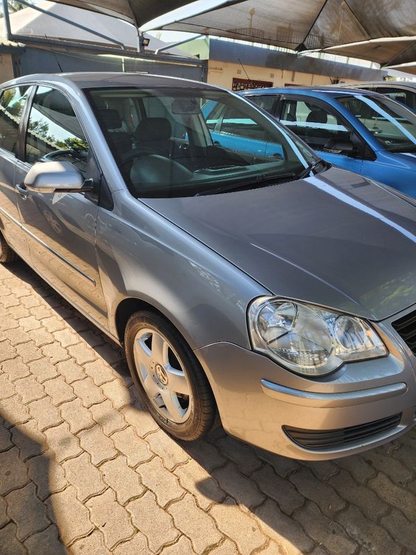 2006-Volkswagen-Polo-16-Comfortline image:1