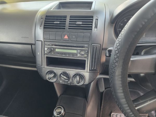 2006-Volkswagen-Polo-16-Comfortline image:6