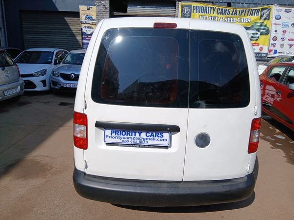 2012-Volkswagen-Caddy-Maxi-20-TDI-81kW-Panel-Van image:12