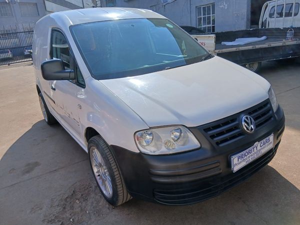 2012-Volkswagen-Caddy-Maxi-20-TDI-81kW-Panel-Van image:1