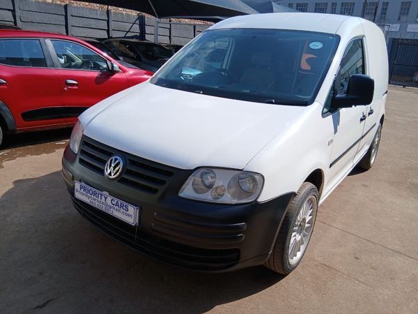 2012-Volkswagen-Caddy-Maxi-20-TDI-81kW-Panel-Van image:2