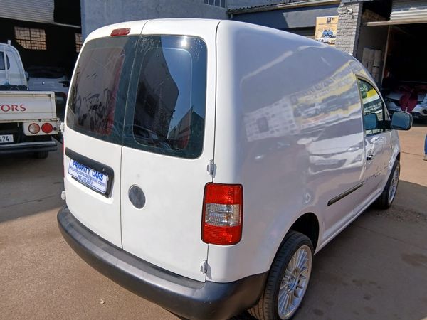 2012-Volkswagen-Caddy-Maxi-20-TDI-81kW-Panel-Van image:5