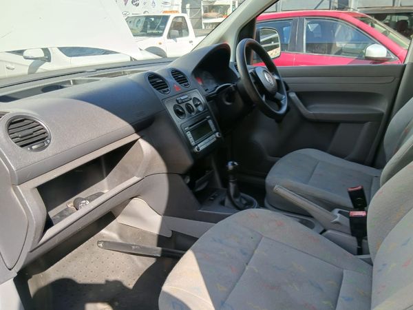 2012-Volkswagen-Caddy-Maxi-20-TDI-81kW-Panel-Van image:6