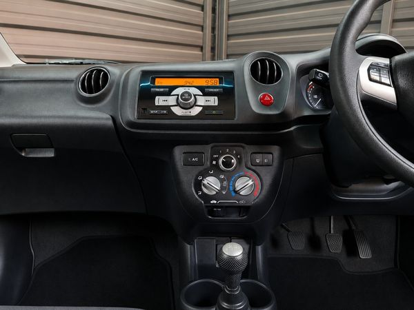 2016-Honda-Brio-12-Comfort-5-dr image:14