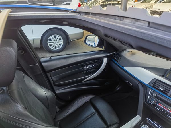 2014-BMW-3-Series-320i-M-Sport-Auto image:17