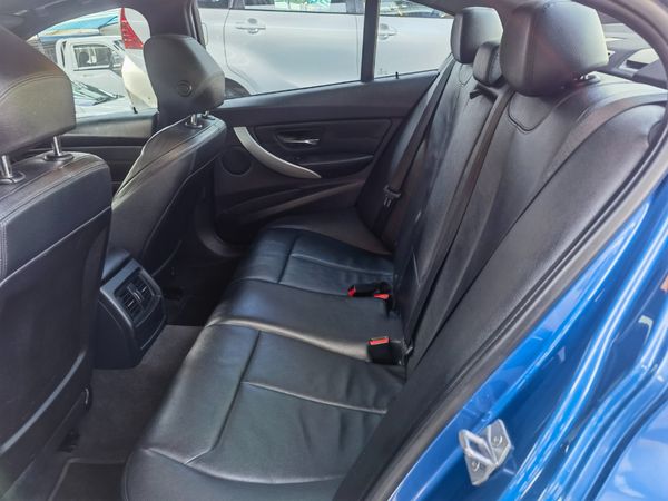 2014-BMW-3-Series-320i-M-Sport-Auto image:27
