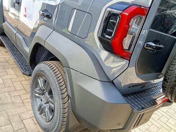 2026-Toyota-Land-Cruiser-FJ-27-GX-Auto image:24